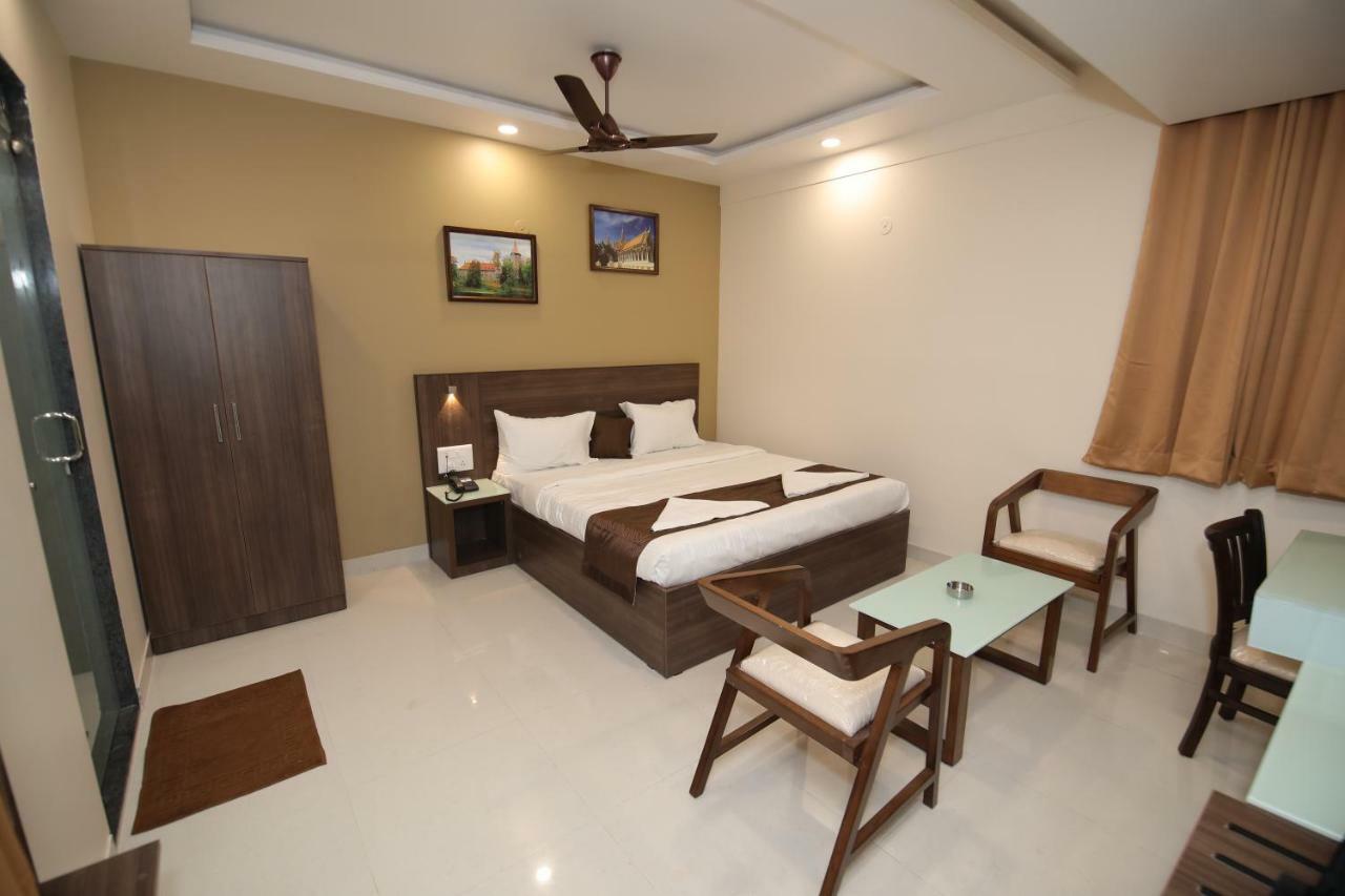 Hotel Shringar Palace Hubballi Exteriör bild