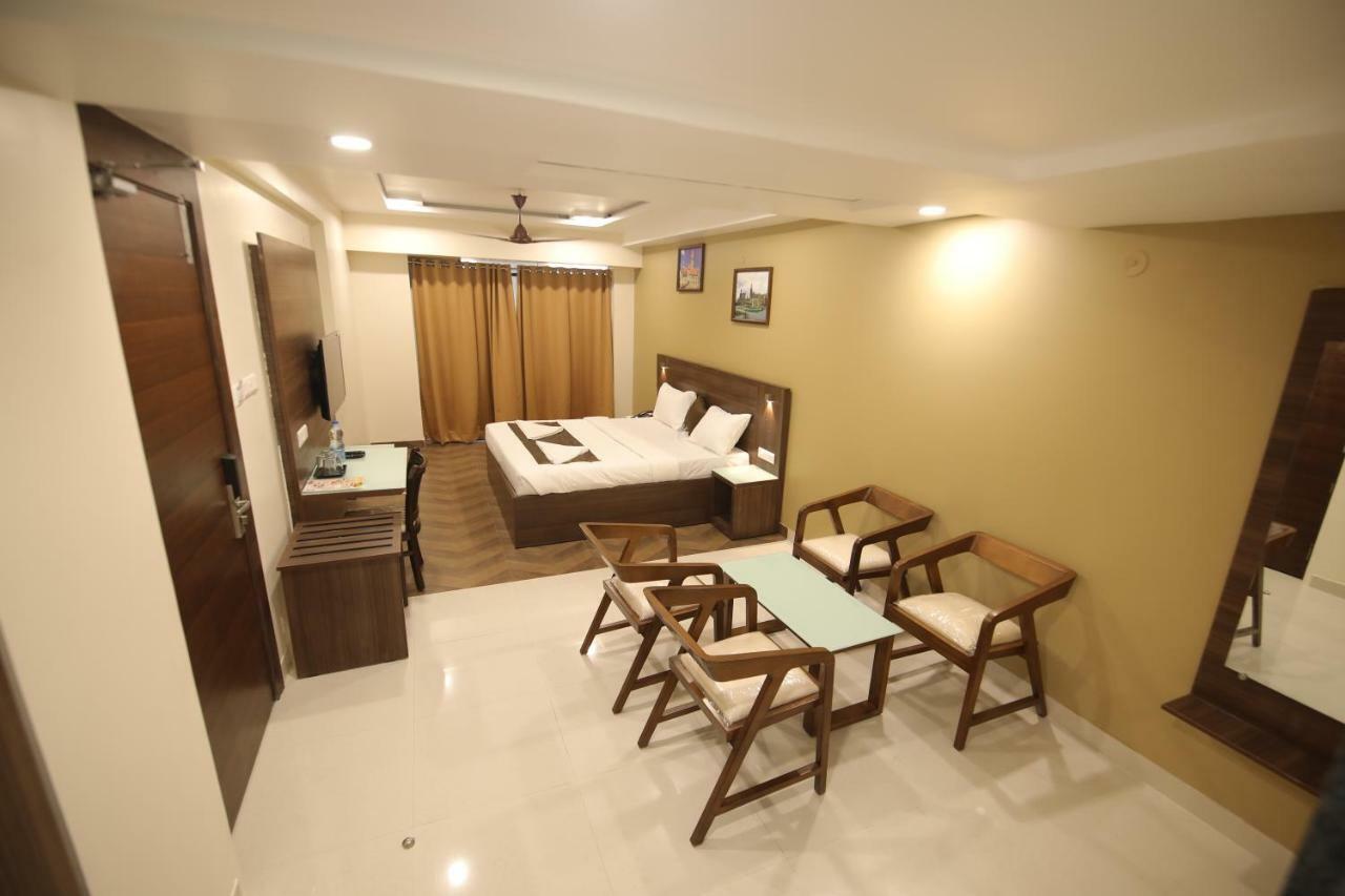 Hotel Shringar Palace Hubballi Exteriör bild